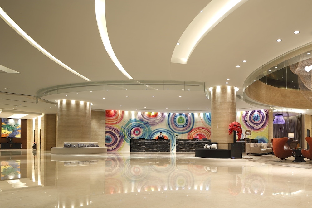 CROWNE PLAZA WUXI TAIHU 2/76