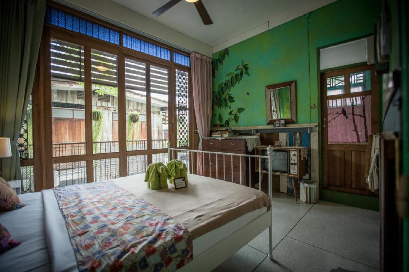 Room, Single