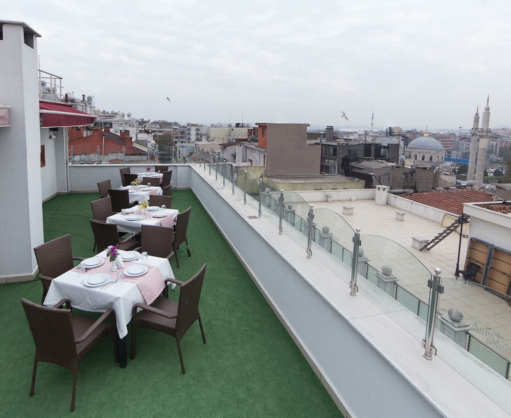 Aspalace Hotel 65/67