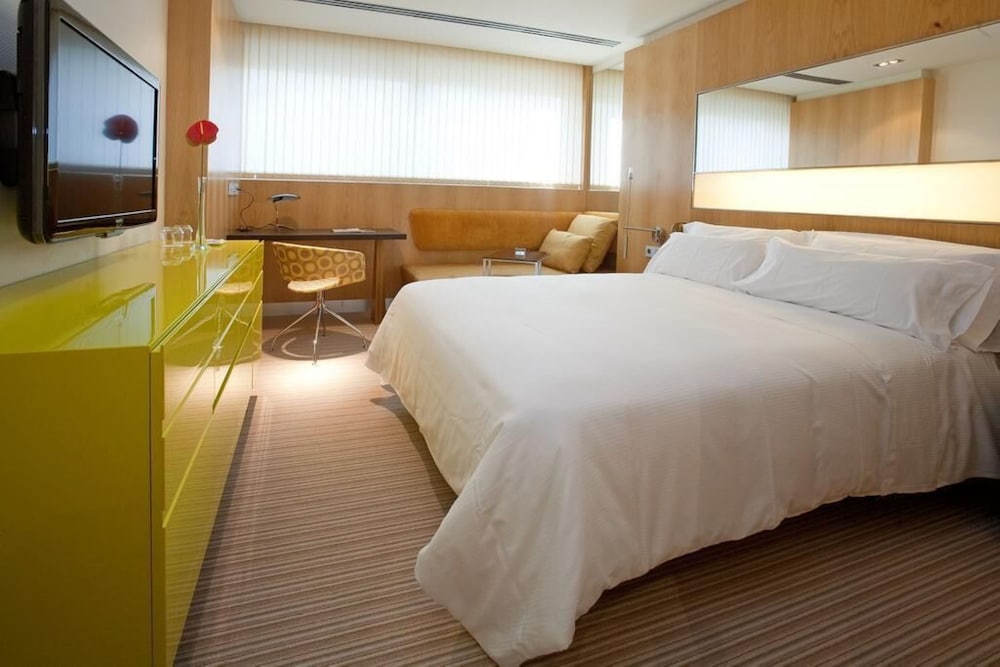ROOM, SINGLE, DOUBLE BED
