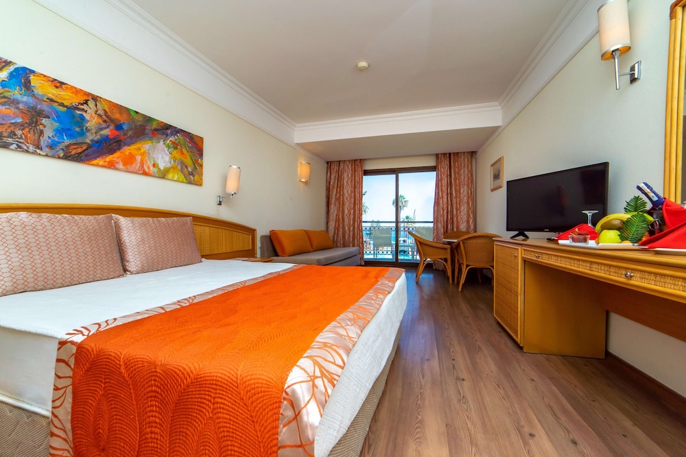 Armas Labada Hotel 30/71