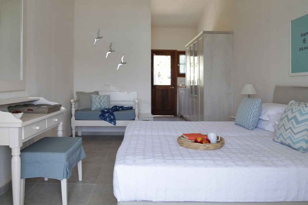 Skopelos Village Hotel Apartments 21/75