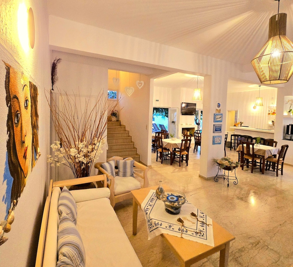Afrodite Hotel 65/80