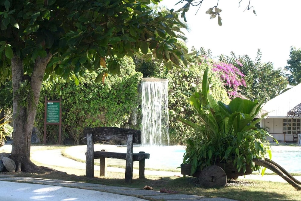 Almont Inland Resort 54/65