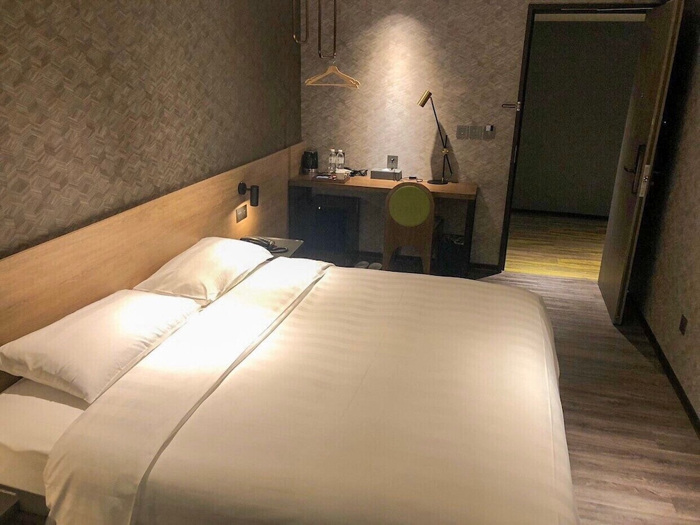 City Suites Taoyuan Station 25/50