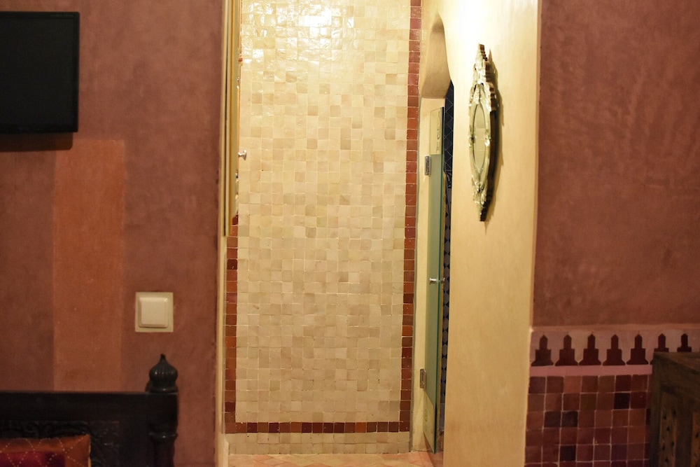 Riad Yacout 18/76