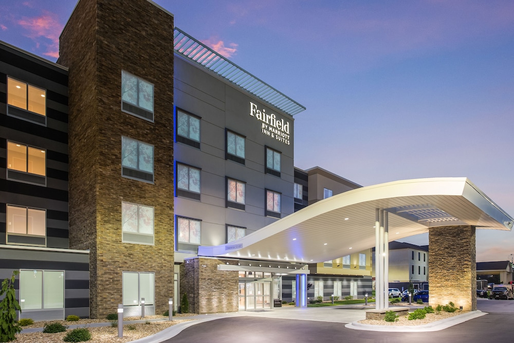 Fairfield Inn & Suites by Marriott Grand Rapids North 30/33