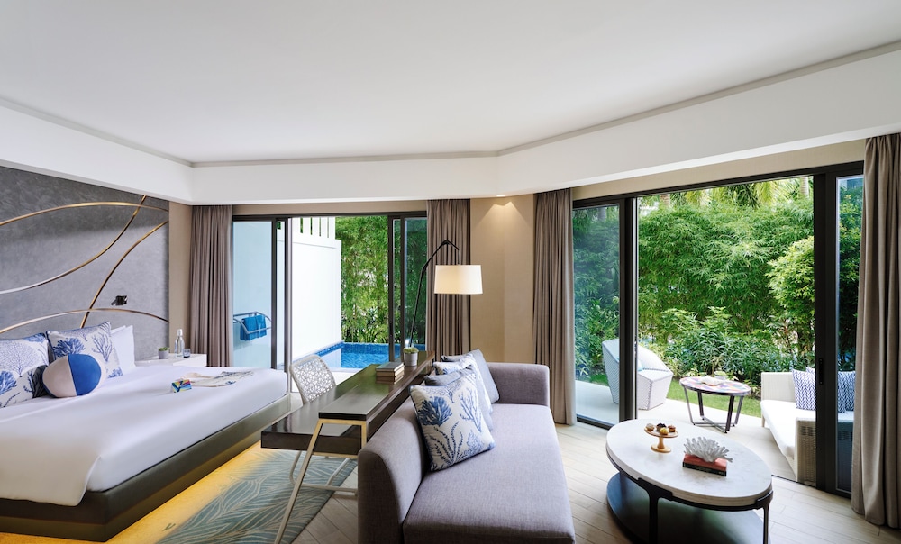 Garden, Premier, King Bed, with Pool