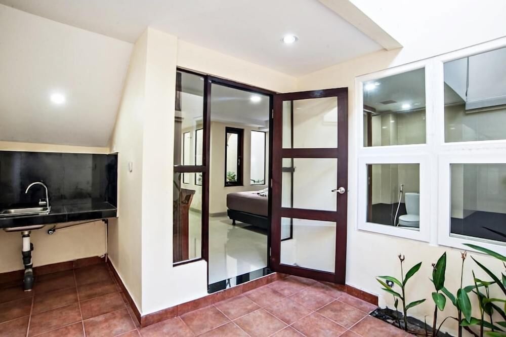 Kelan Tel Bali 24/43