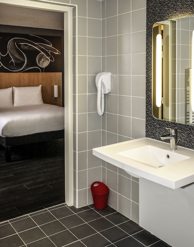 Ibis Saint Genis Pouilly Geneve 42/45