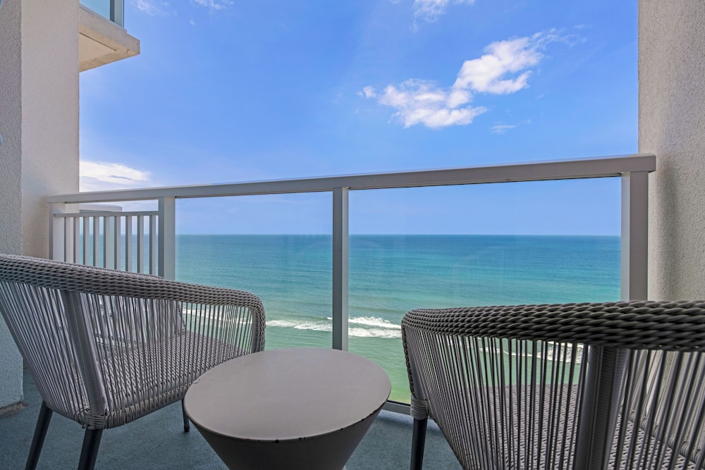 Daytona Grande Oceanfront Resort 44/50