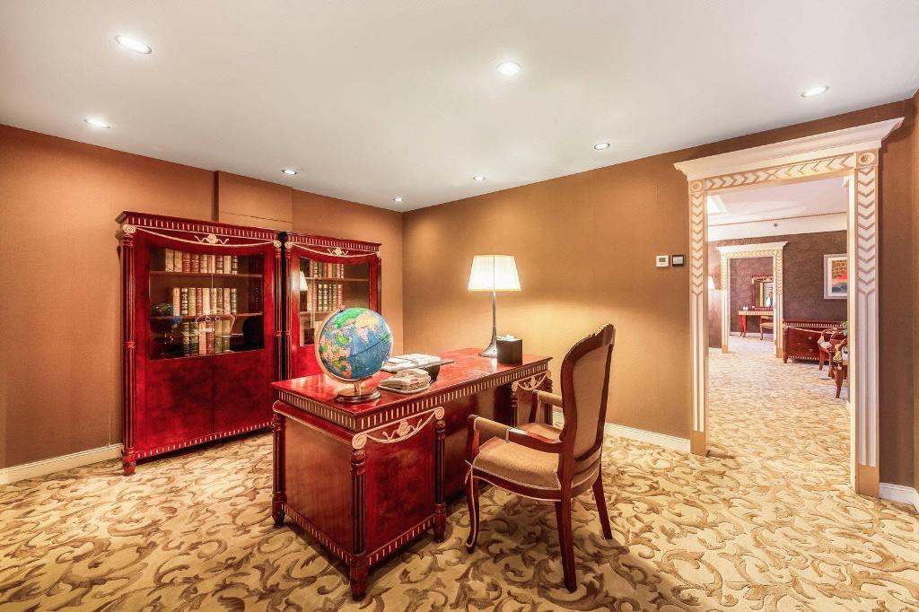 Rezen Kingtown Hotel (Chongqing Liangjiang New District) 3/58