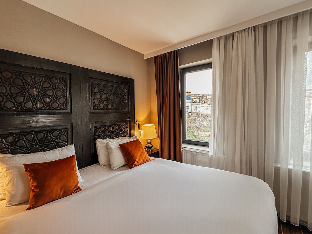 PREMIER, DOUBLE BED