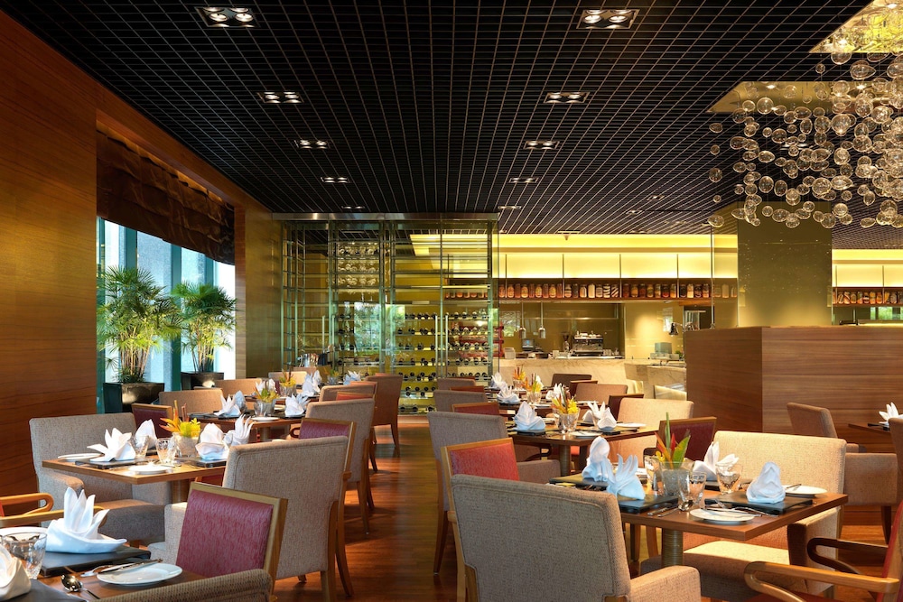 One World Hotel 41/55
