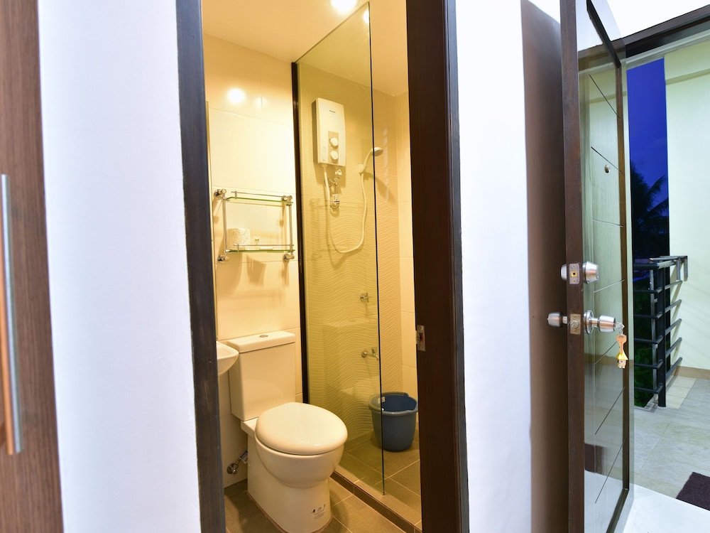Anahaw Apartments Whitebeach 14/51
