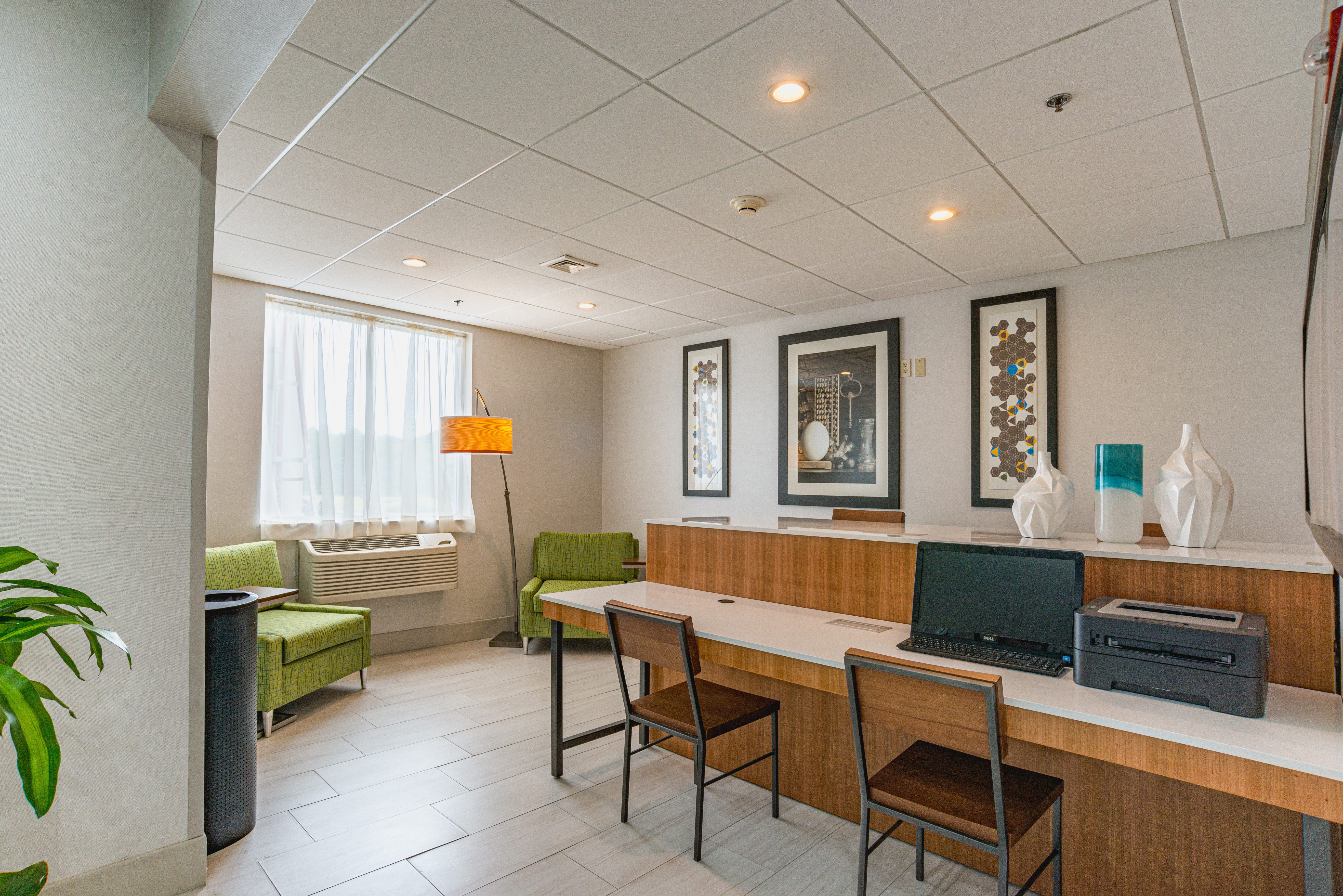 Holiday Inn Express Hotel And Suites Swansea 32/50