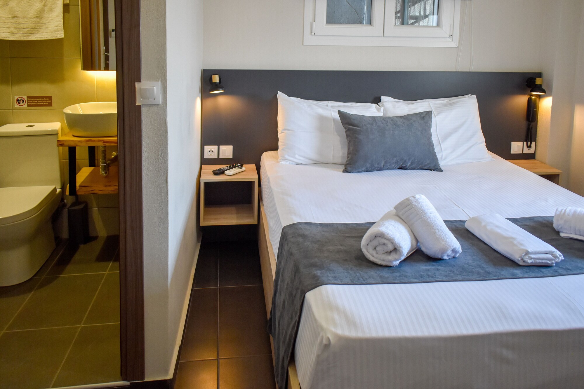 ECONOMY, DOUBLE BED