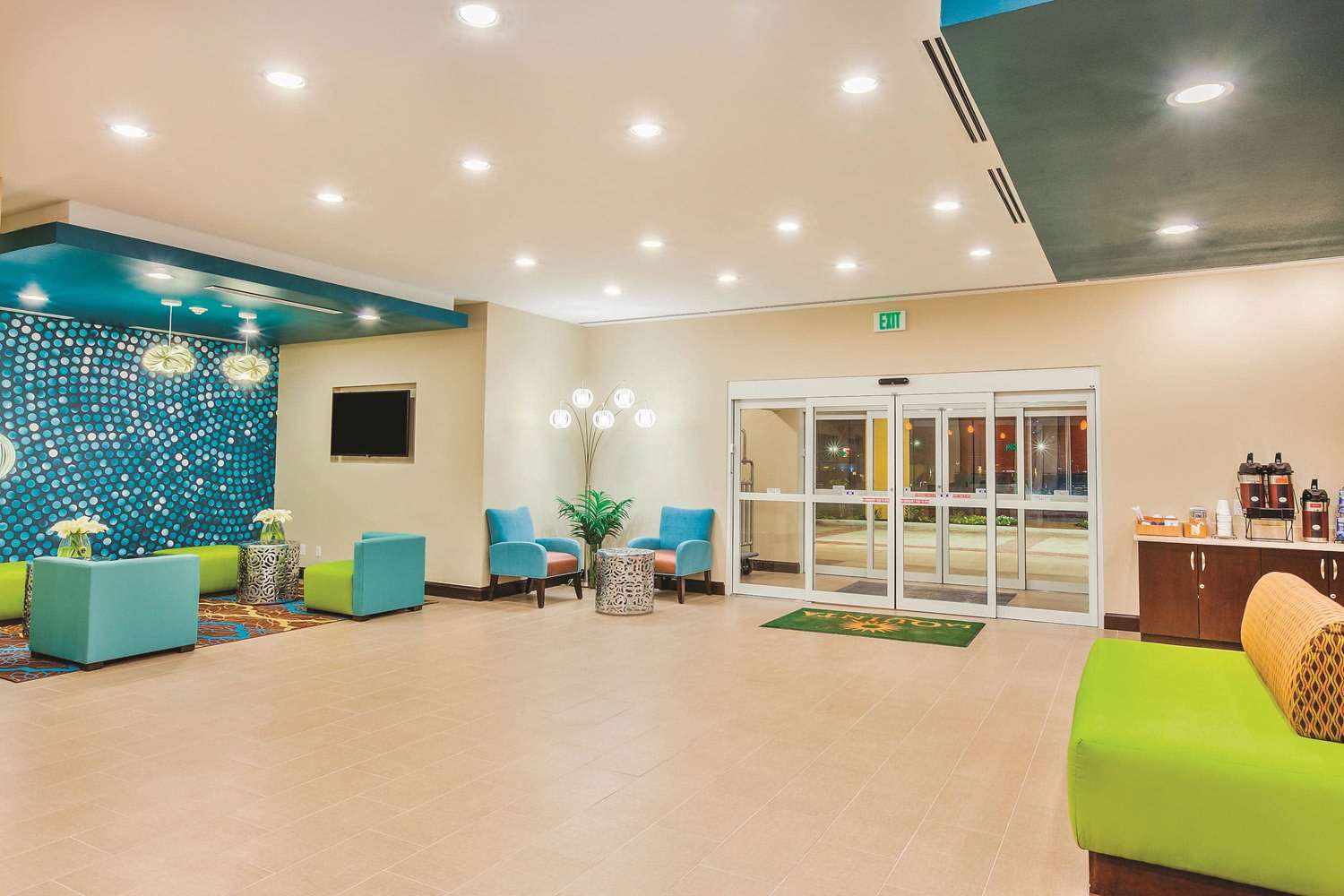 La Quinta Inn Suites Cotulla 17/20