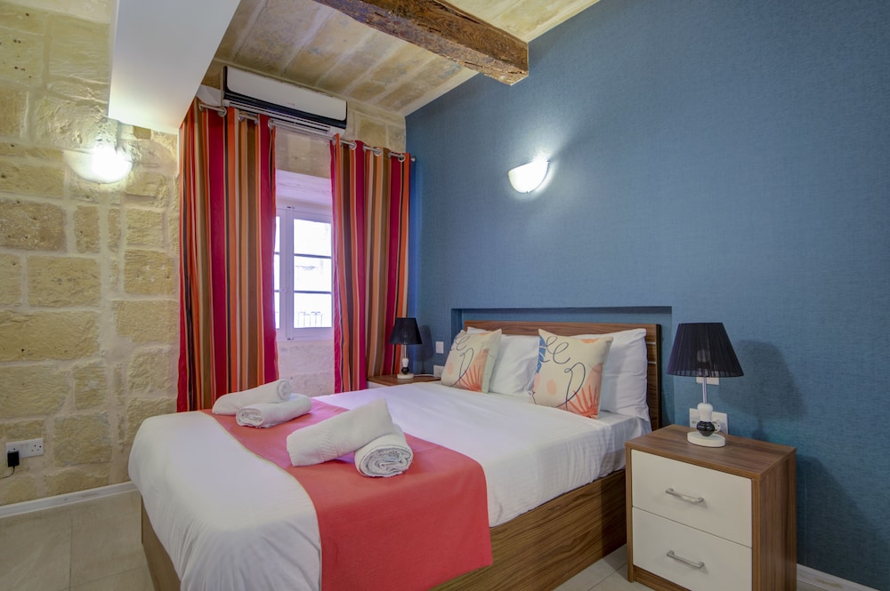 Tritoni harbour suites 15/55