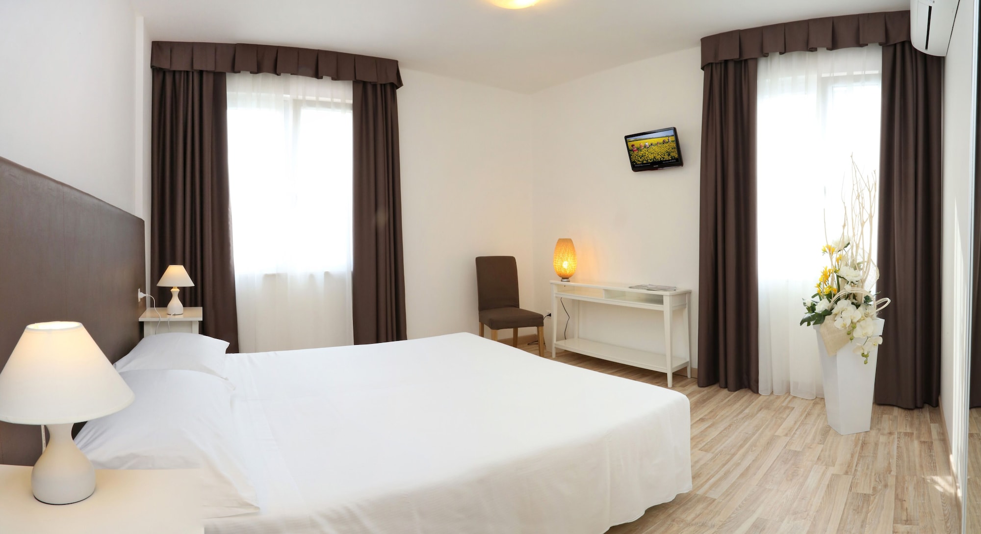 LUNA, VILLA, DOUBLE BED, STAIR ACCESS ONLY, ANNEX