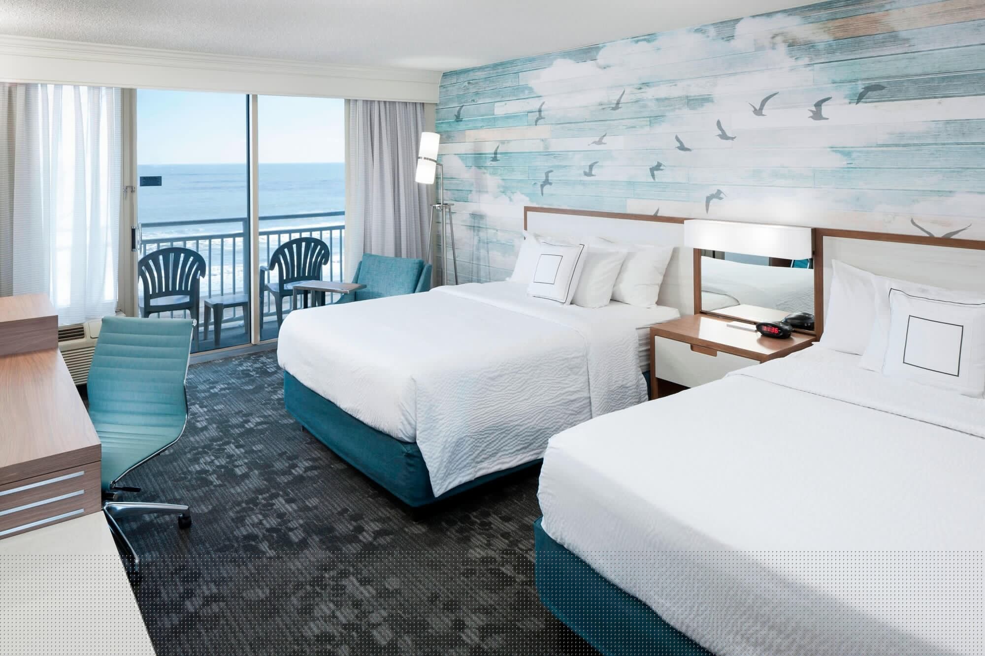 Deluxe, 2 Queen Beds, Ocean Front, Balcony, Courtyard Virginia Beach Oceanfront North 37th Street 2/5