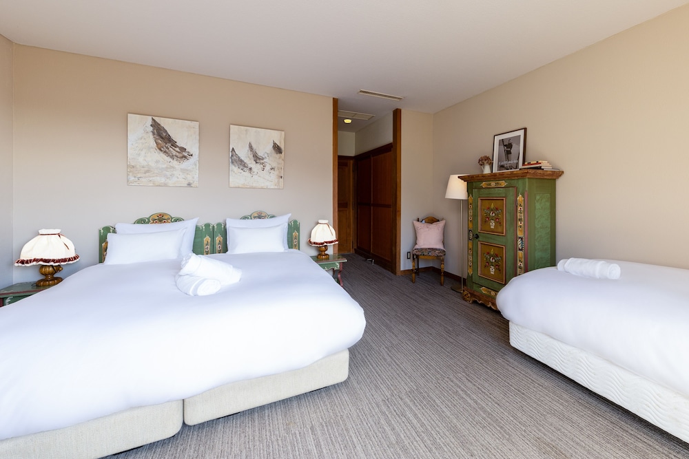 ROOM, TRIPLE, FOREST VIEW