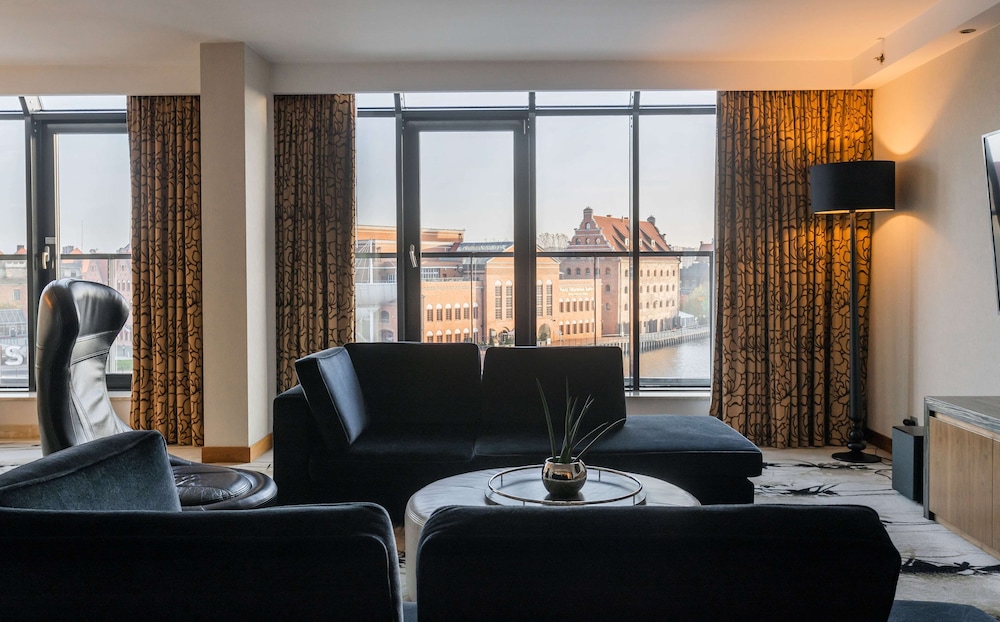 Hilton Gdansk 41/77
