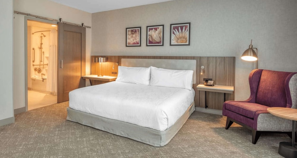 STUDIO, KING BED, ACCESSIBLE