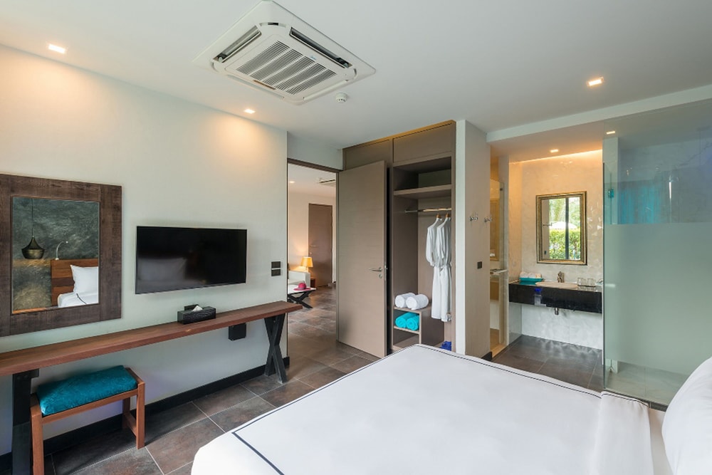GRAND, BAY, SUITE