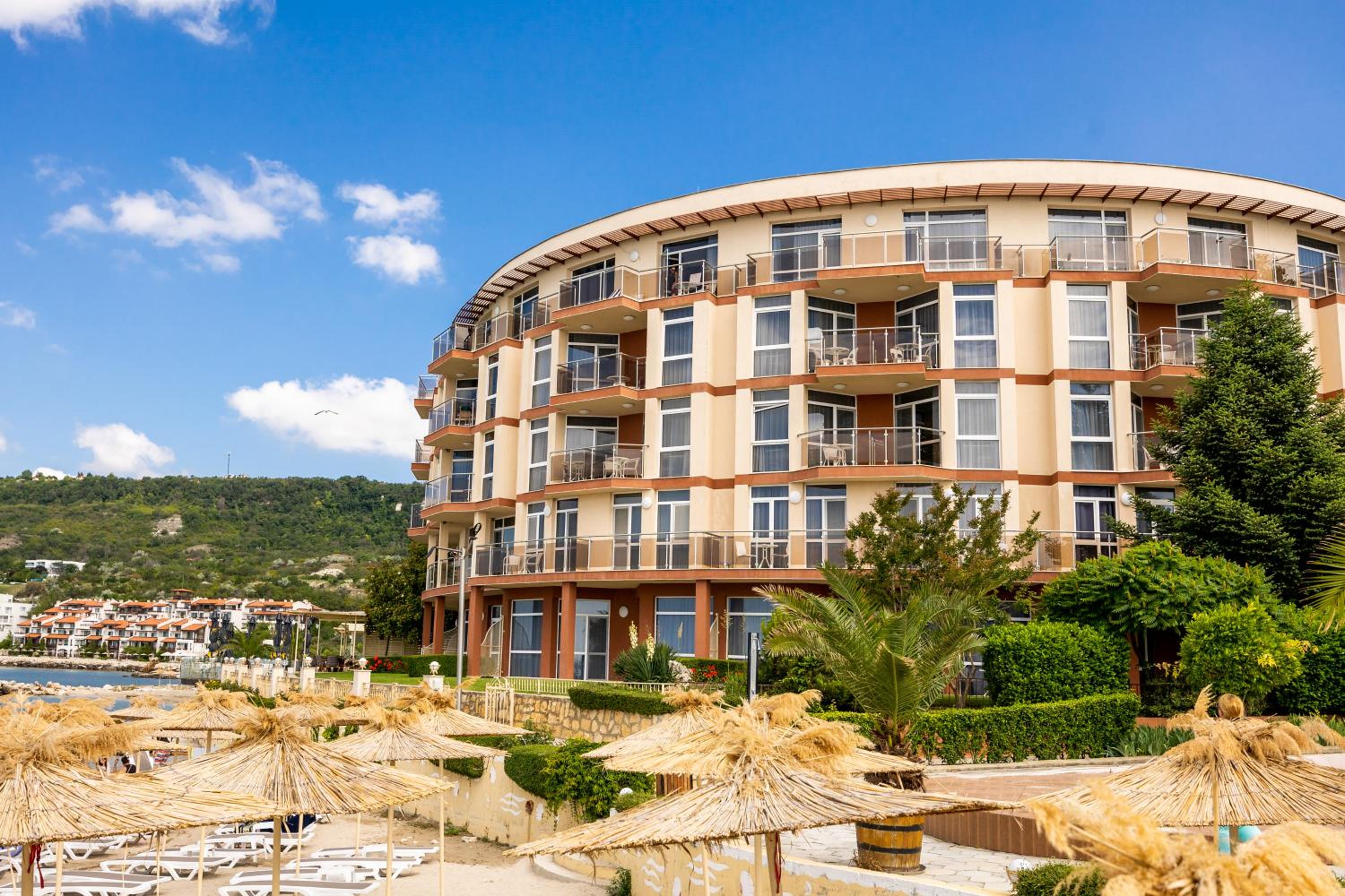 Royal Bay Resort 3/62