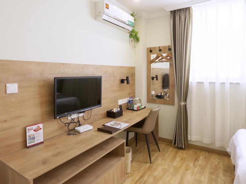 GreenTree Inn Zhenjiang Yangzhong North Gangdong Road Food Street Express Hotel 40/50
