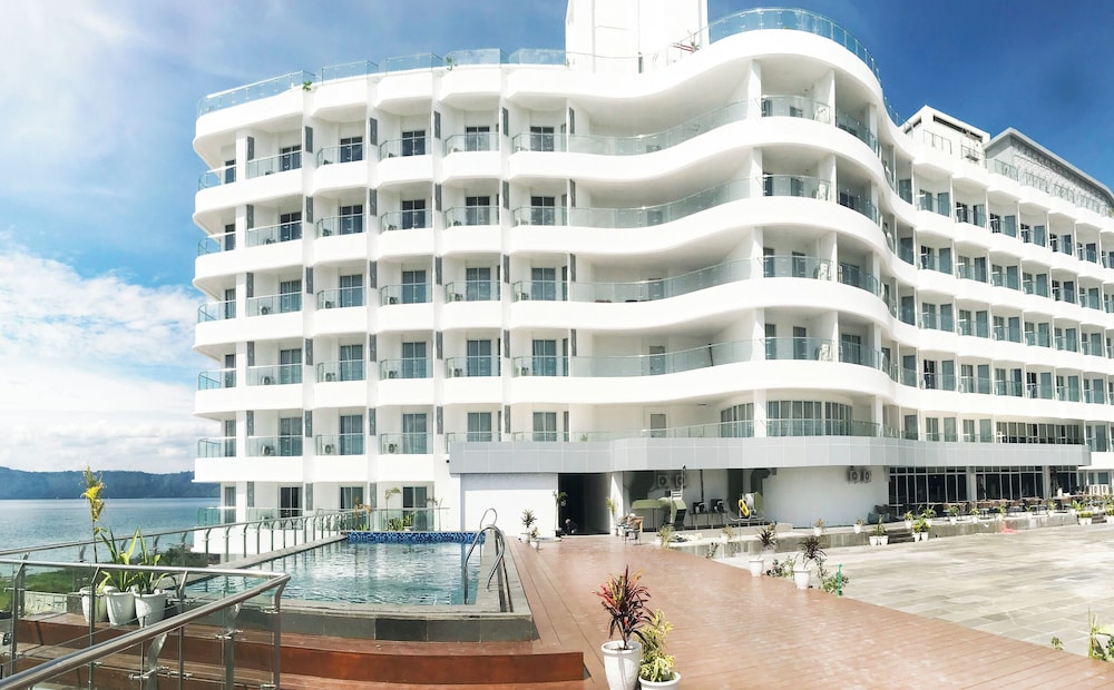Labersa Hotel and Convention Center Samosir 3/28
