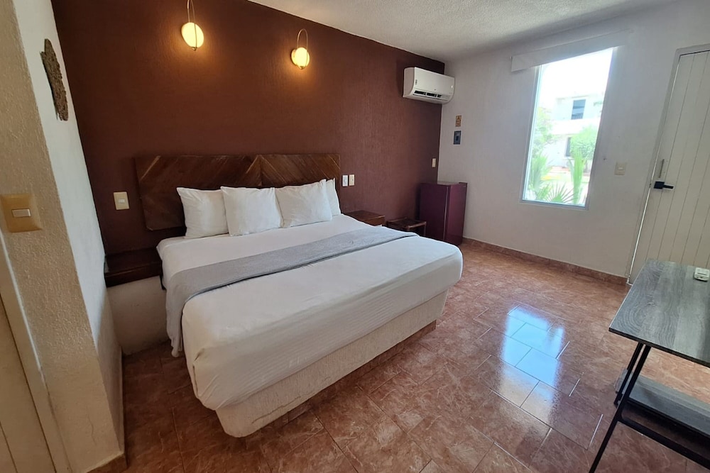OYO Hotel Rolovi Cancun 21/60