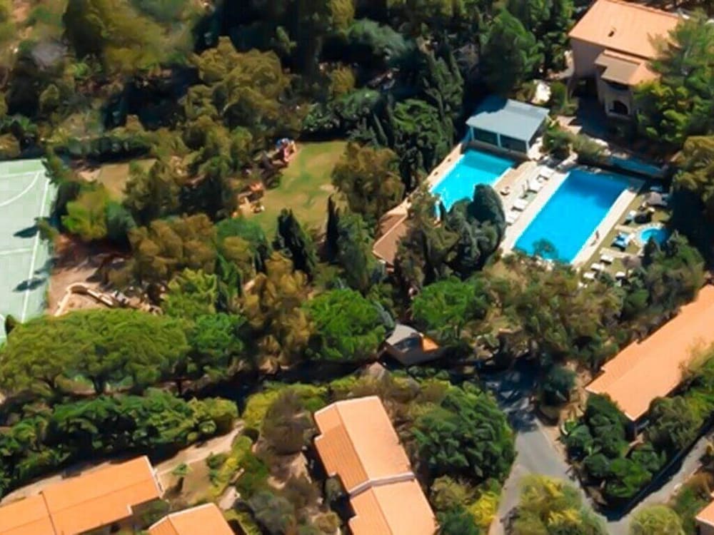 Hotel Rocca Dorada 35/41