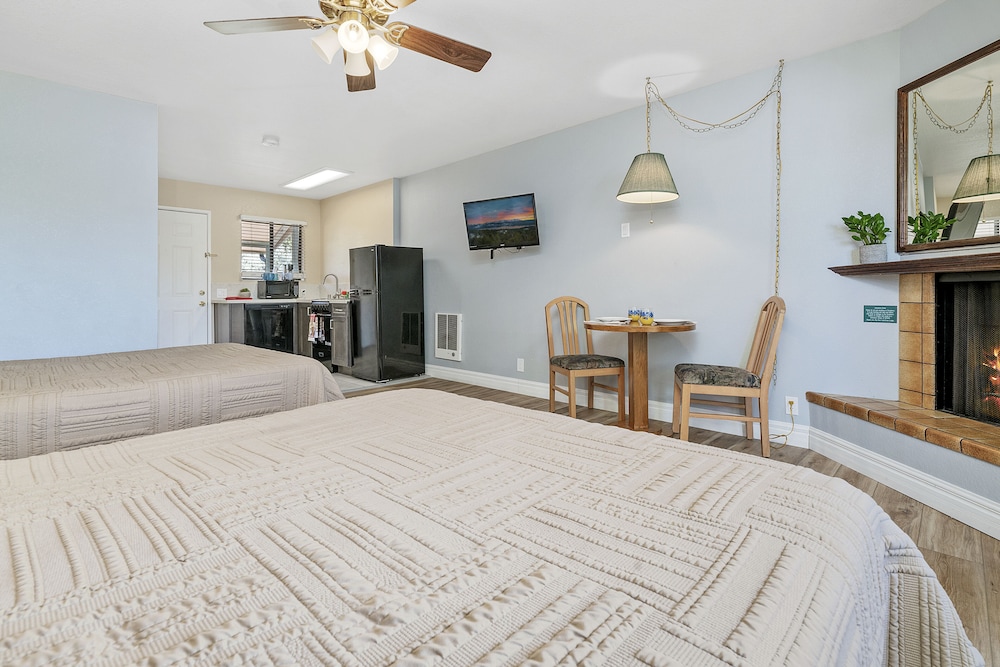 Big Bear Lakefront Lodge 31/50