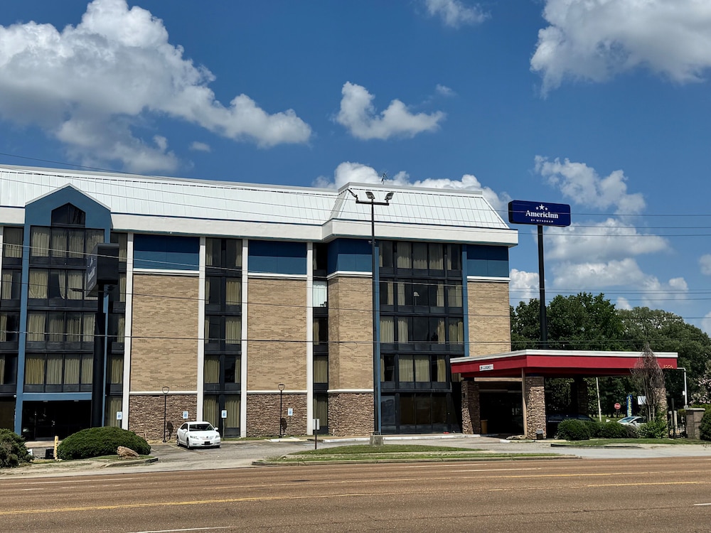 AmericInn by Wyndham Memphis East 2/33