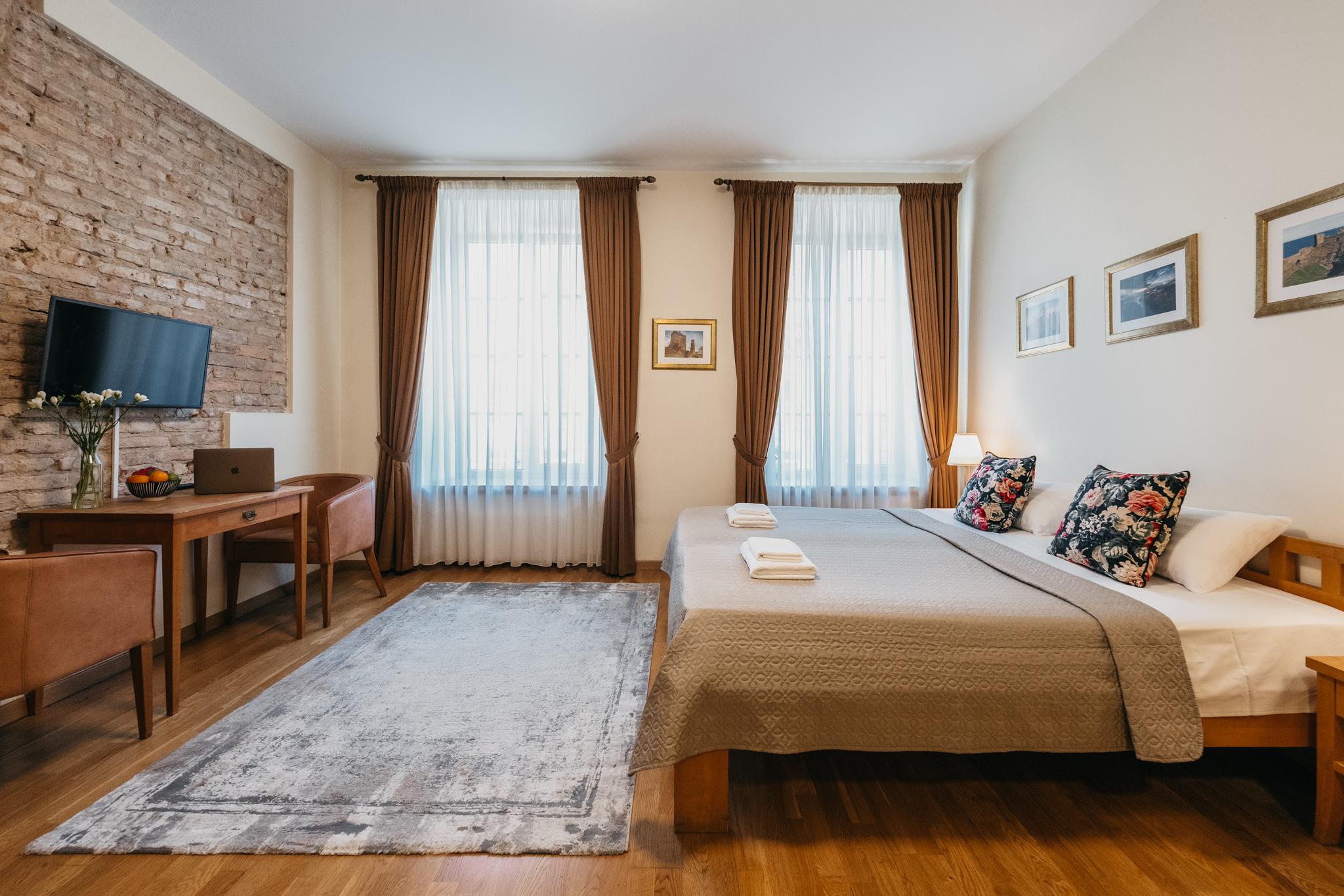 Studio, Double Bed