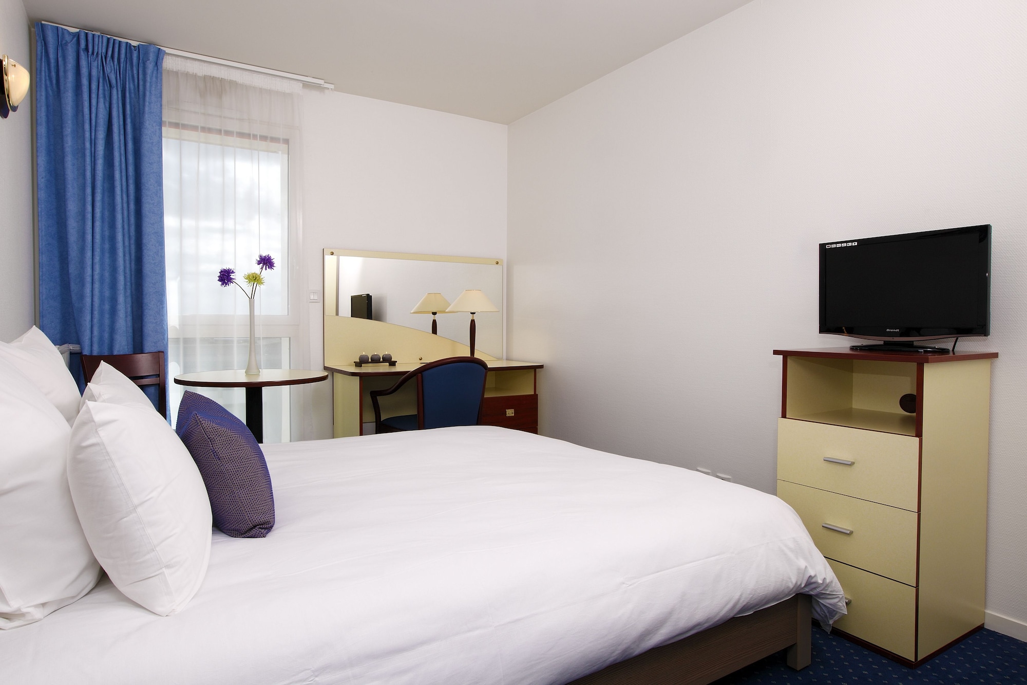 1 BEDROOM, APARTMENT