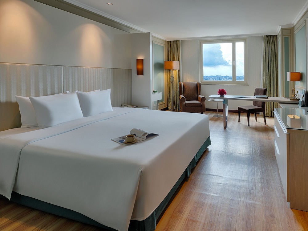 Windsor Plaza Hotel 20/78
