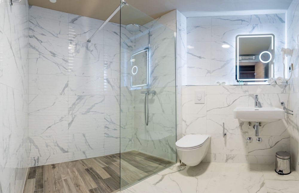 Priska Med Luxury Rooms 68/77