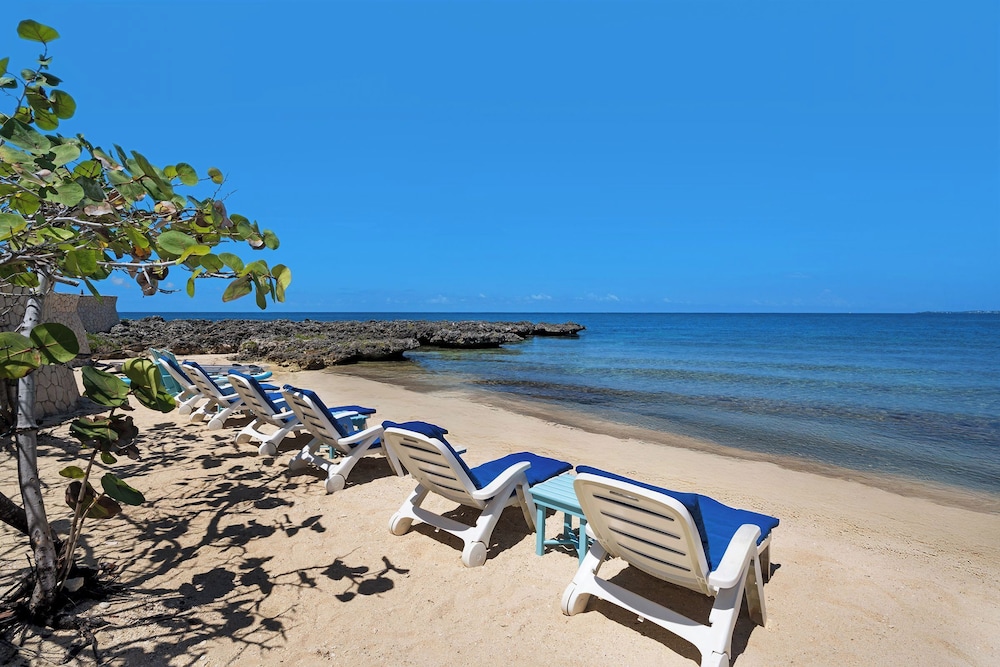 Ocean Cliff Hotel Negril 58/69