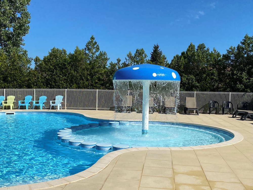 Residence Lagrange Vacances L Oustau de Sorgue 30/64