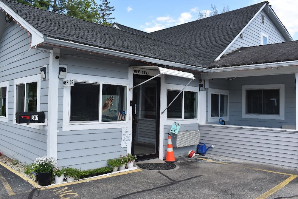 Pilgrim Inn & Cottages 3/58