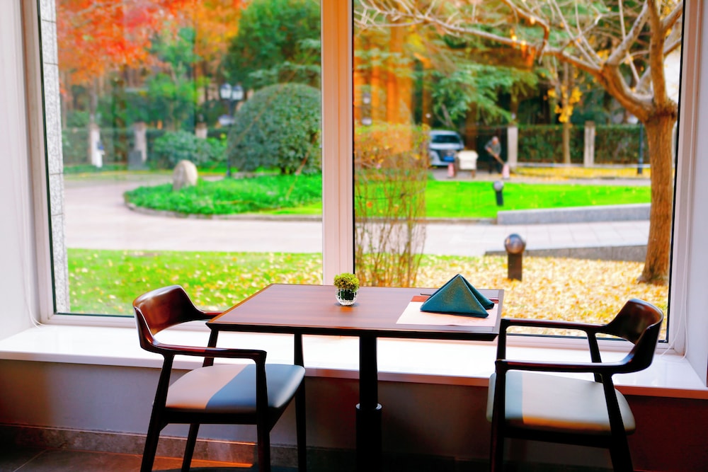 Shanghai Hongqiao State Guest House 30/46