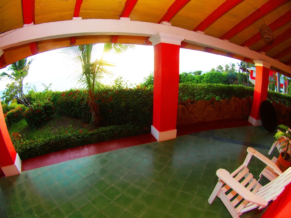 Los Flamingos Hotel 14/47