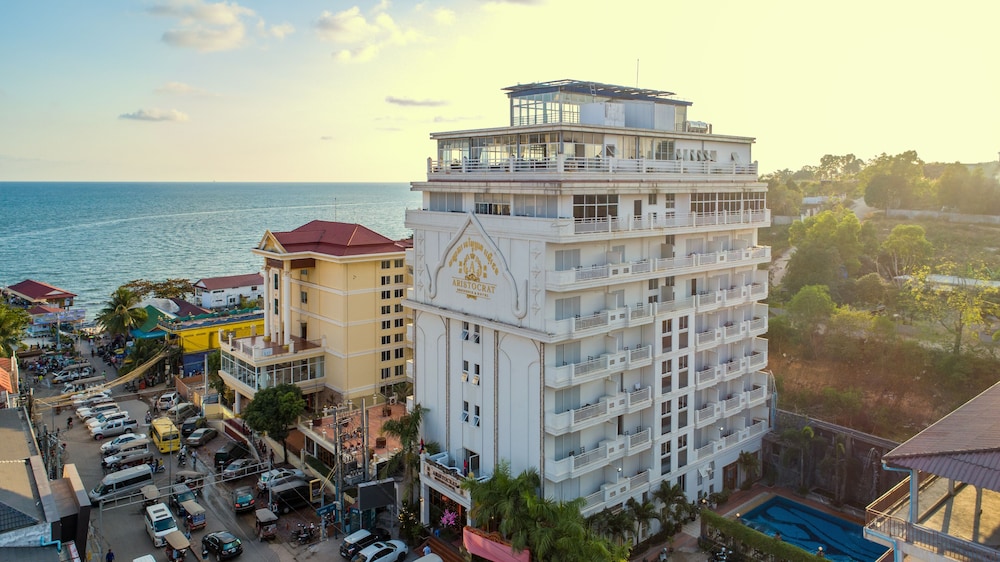 Aristocrat Residence Hotel 39/80