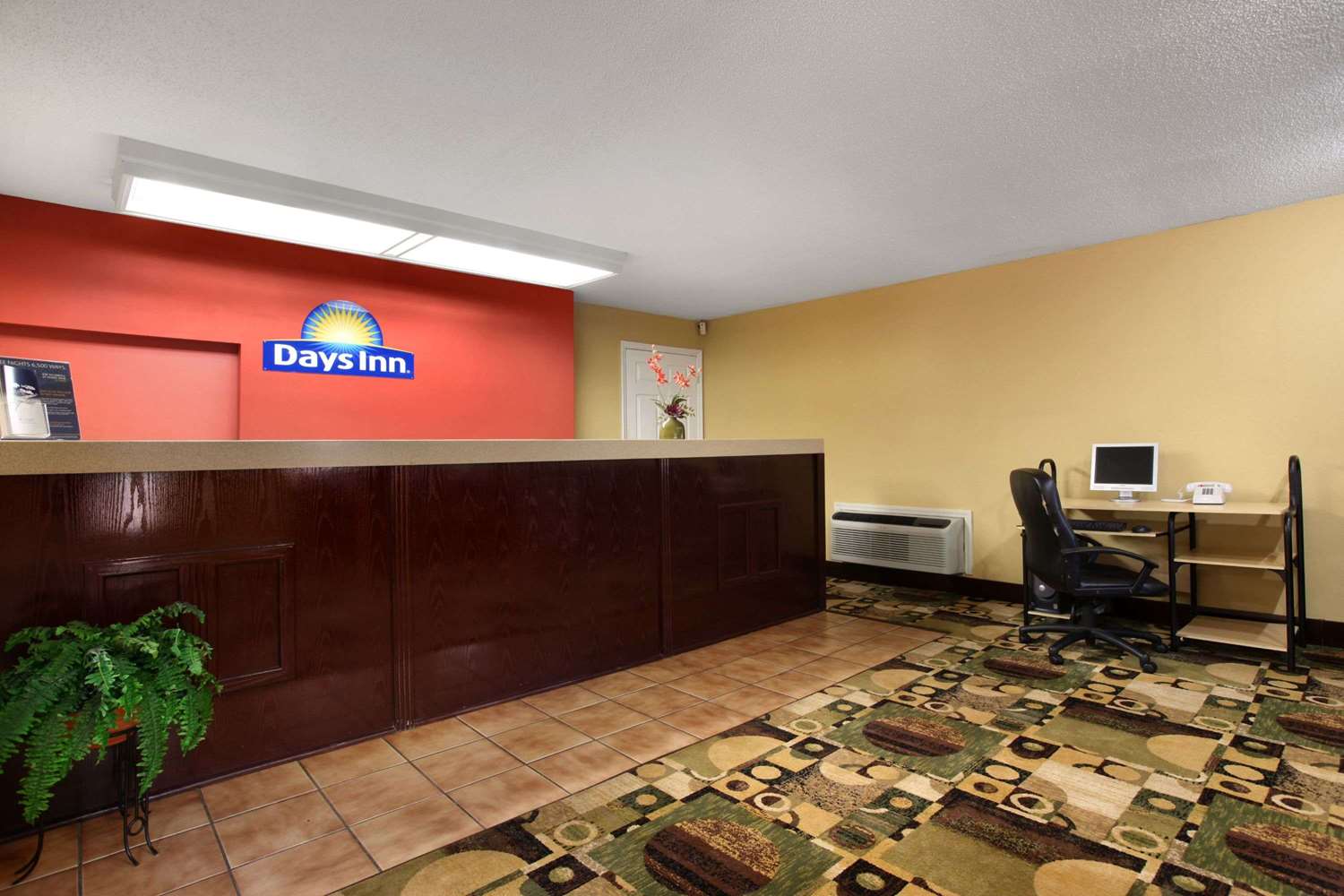 Days Inn by Wyndham Harriman 10/39