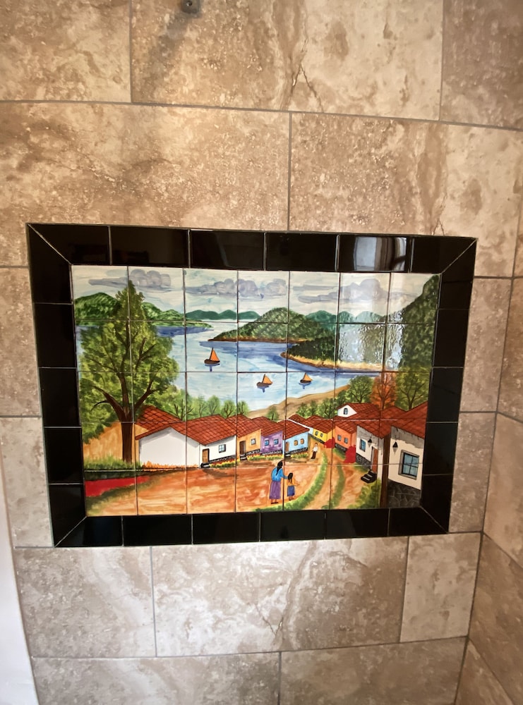 Villa Rosa Inn 8/78