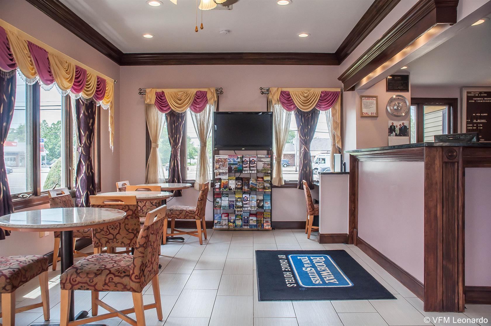 Rodeway Inn Suites Amherst 21/25
