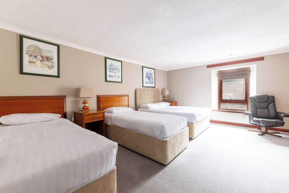 The Priory Hotel 11/48